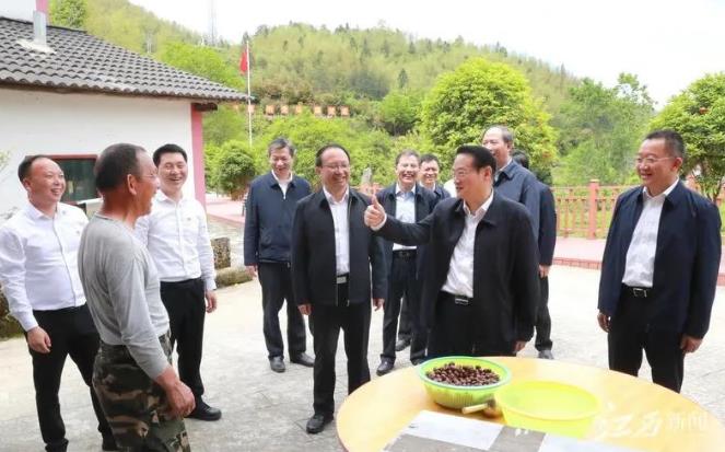 省委書記易煉紅來到井岡山