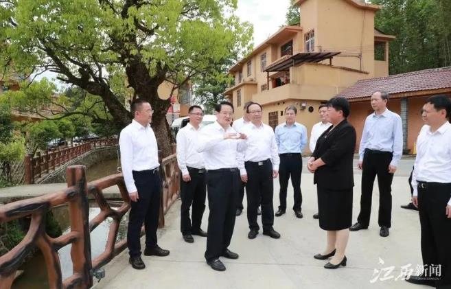 省委書記易煉紅專程來到井岡山