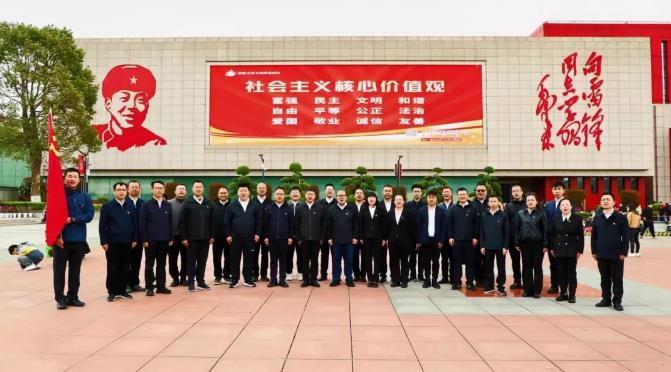 學(xué)員在湖南黨史陳列館參加學(xué)習(xí)