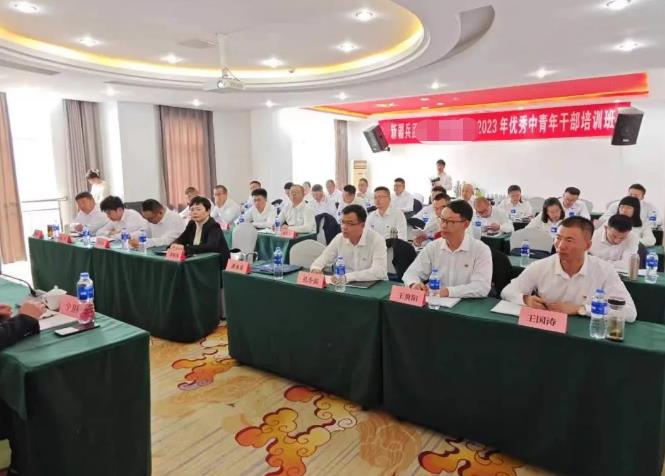 學(xué)員在湖南黨史陳列館參加學(xué)習(xí)